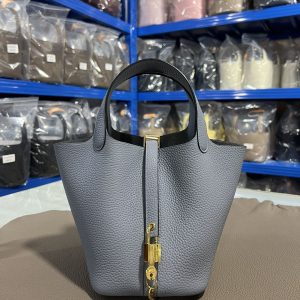 Hermès Picotin 18cm Replica - 1:1 Kwaliteit en Echt Leer in Prachtig Design 1156796556 - front view | Hermès